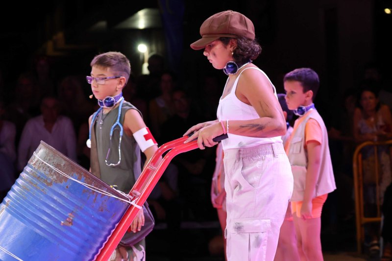 Y los mares sucumben ante la acción depredadora y el egoísmo de la humanidad en los Escacs Vivents de Xàbia  Y los mares sucumben ante la acción depredadora y el egoísmo de la humanidad en los Escacs Vivents de Xàbia